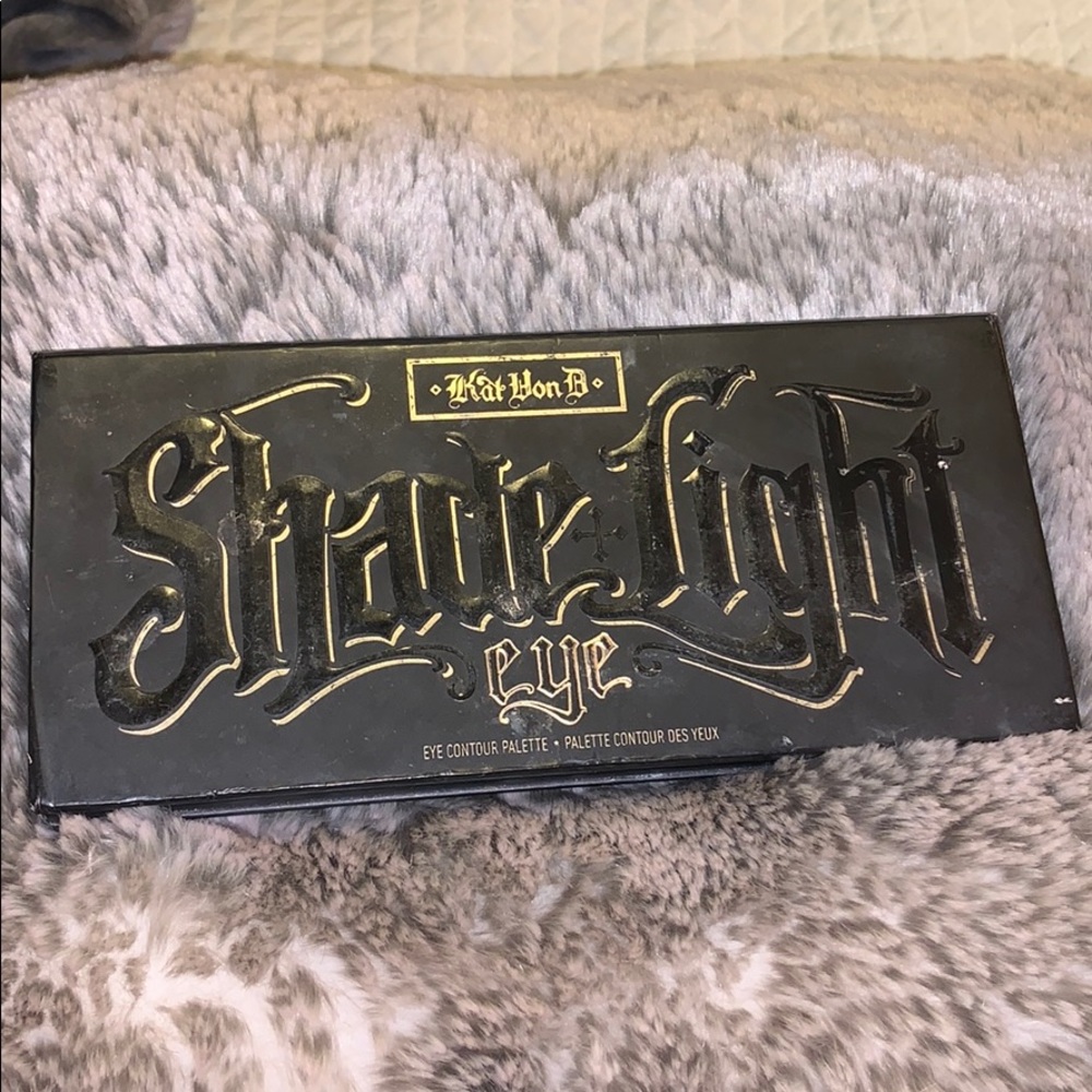 Kat Von D Shade & Light eyeshadow palette